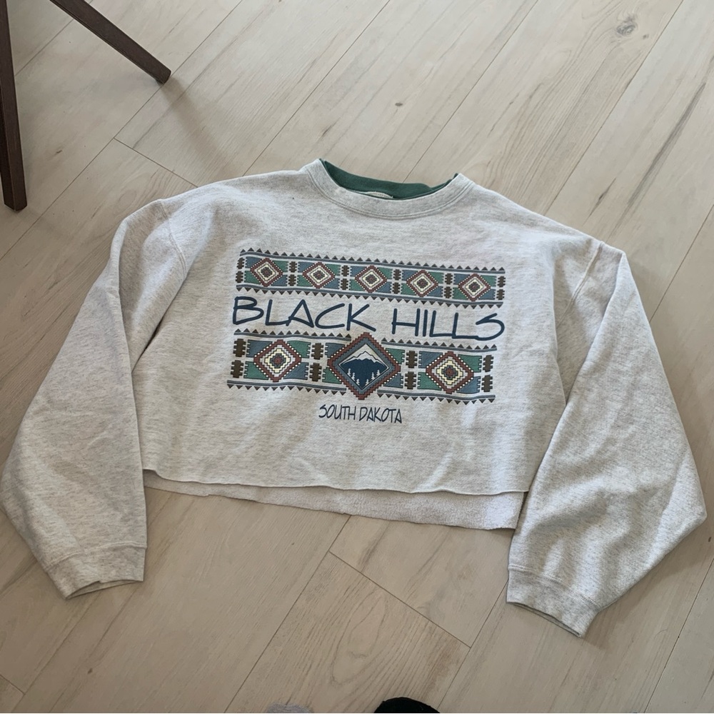 Gray Black Hills Cropped Sweatshirt Vintage